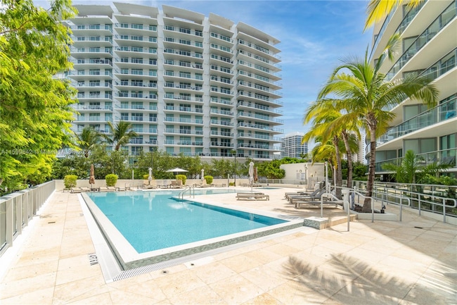 6620 Indian Creek Dr Unit 121