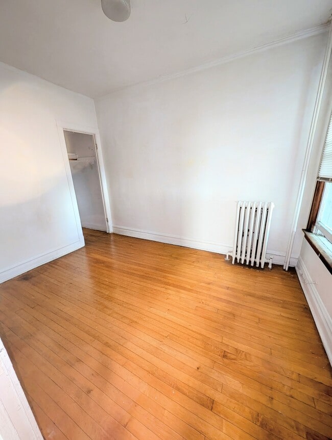 Photo - 1466 W Rascher Ave Unit 1