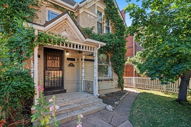 Building Photo - Comfort & Convenience in the Heart of Denver – 3BR/2BA