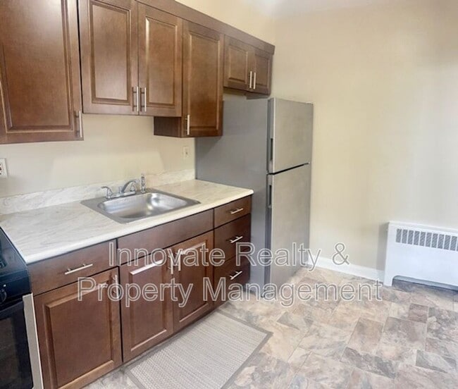 Photo - 910 E Sharpnack St