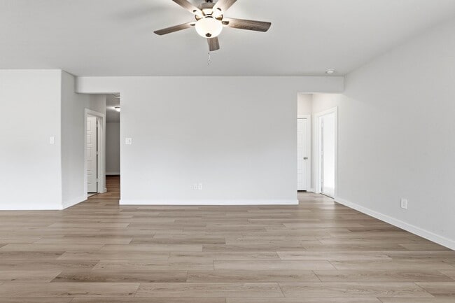 Photo - 18037 Martin Pines Dr