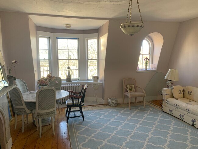 Building Photo - 6 Rutland Sq Unit PH Rental