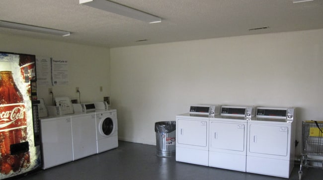 Photo - 642 Coosa Rd Unidad #642 C-11