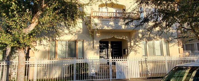 Photo - 740 Lime Ave Unit C