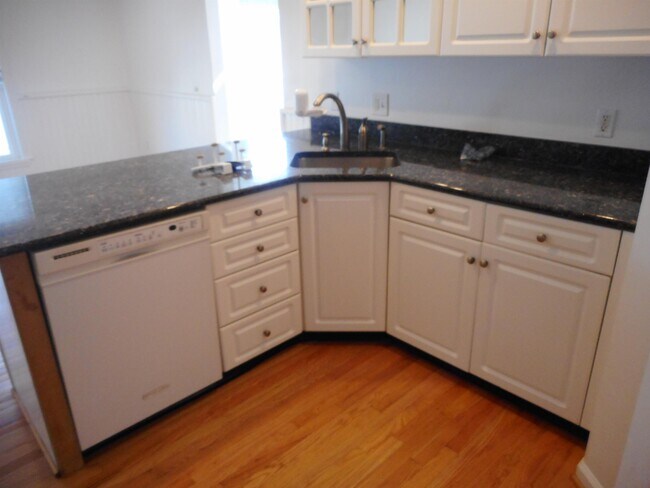 Photo - 207B Seneca Way