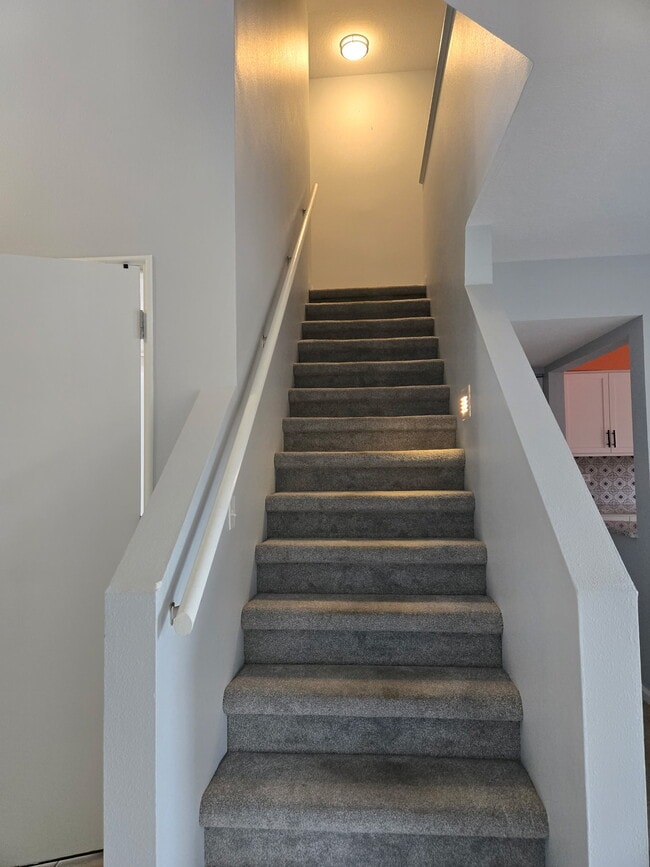 Photo - 824 Padua Ln