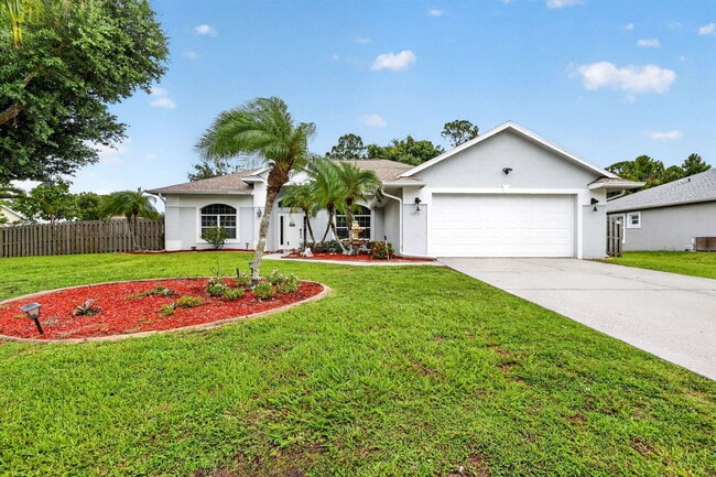 Photo - 1571 SW Hunnicut Ave