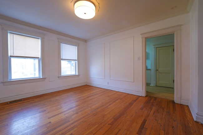 Photo - 724 Heman Ave