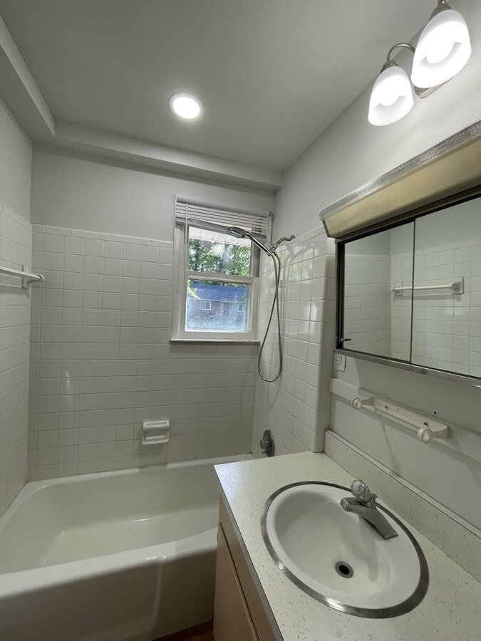 Photo - 5818 Savoy Ln