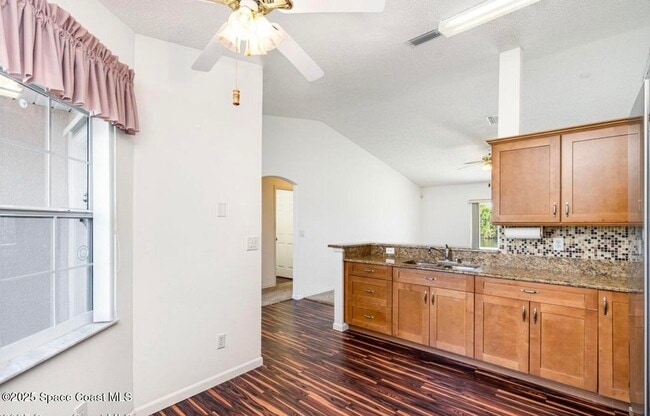 Photo - 1964 Bayhill Dr