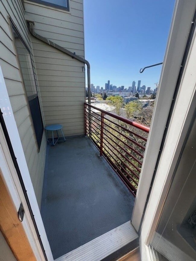 Photo - Washington Court