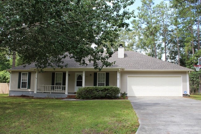 Building Photo - Exquisite 3BR/2BA Home Minutes from Moody AFB with Luxurious Features!