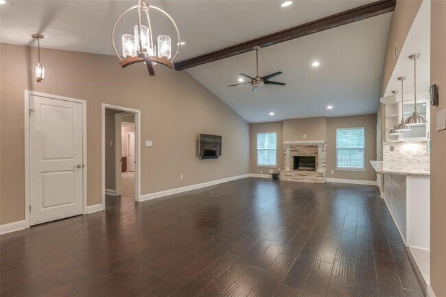 Photo - 144 S Deerfoot Cir