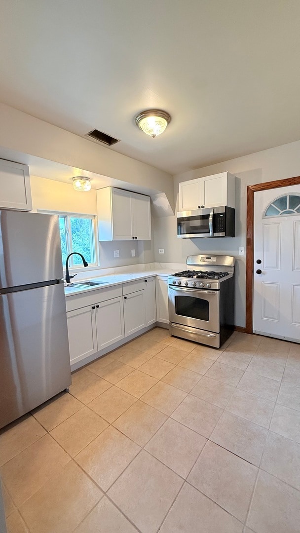 Building Photo - 2629 W Luther St Unit 3 Rental