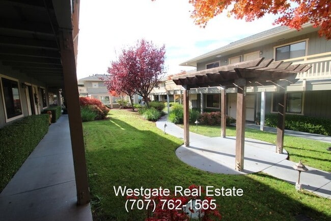 Photo - Lovely 1 Bedroom/1 Bathroom West Petaluma Condo Available Now