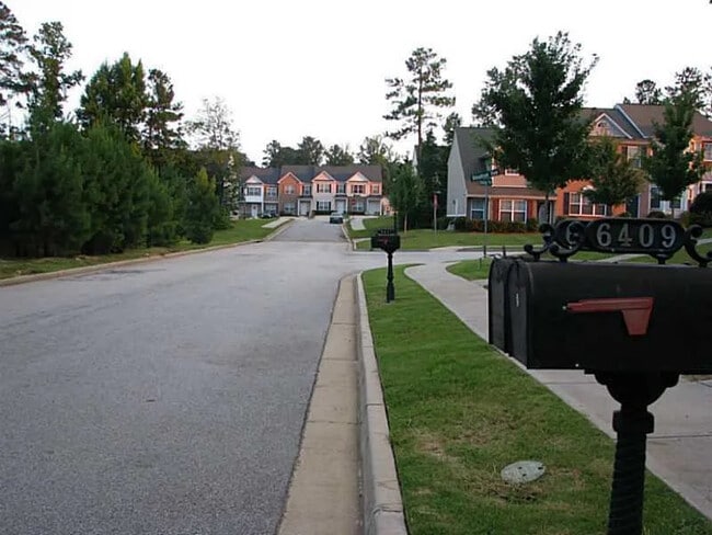 Photo - Room in Townhome on Olmadison Pl