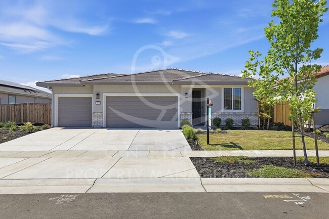 Photo - 4-bedroom, 2-bathroom home in the sought-after Seasons at Riverton South community in Plumas Lake