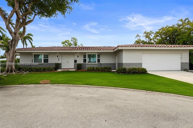 Building Photo - 608 1st Key Dr