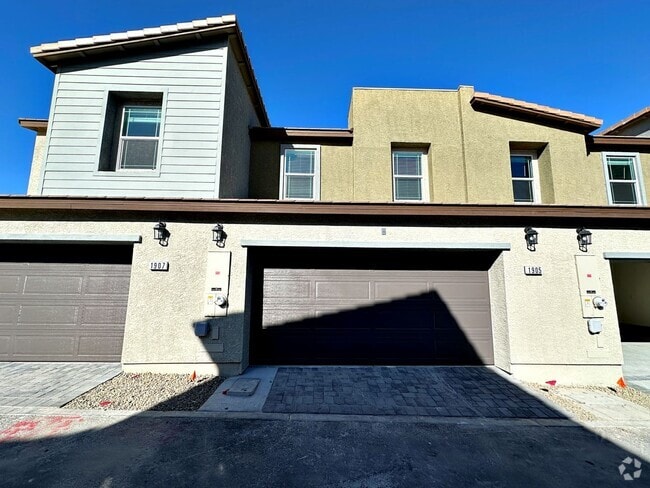 Building Photo - 3 BEDROOM TOWNHOUSE LOCATED IN INSPIRADA