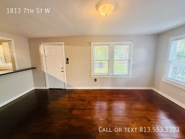 Photo - 1813 7th St W