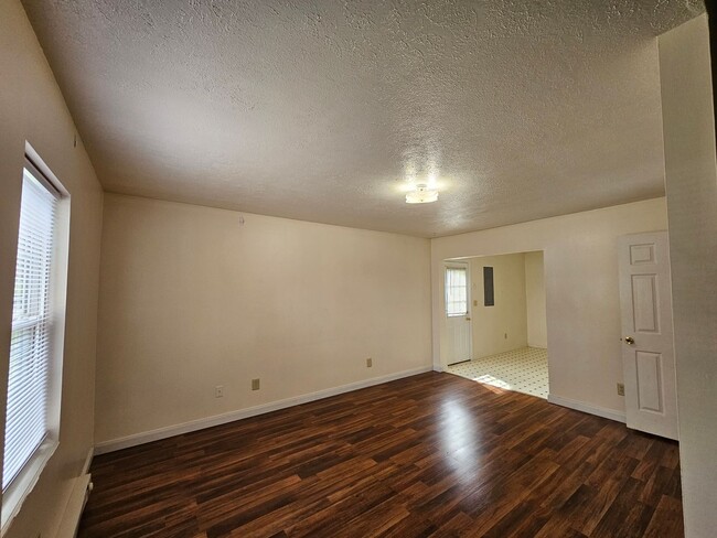 Photo - 1112-1116 Burns Ave Unidad 1114 Burns Ave