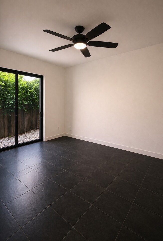 Photo - 608 W Drew St Unit B