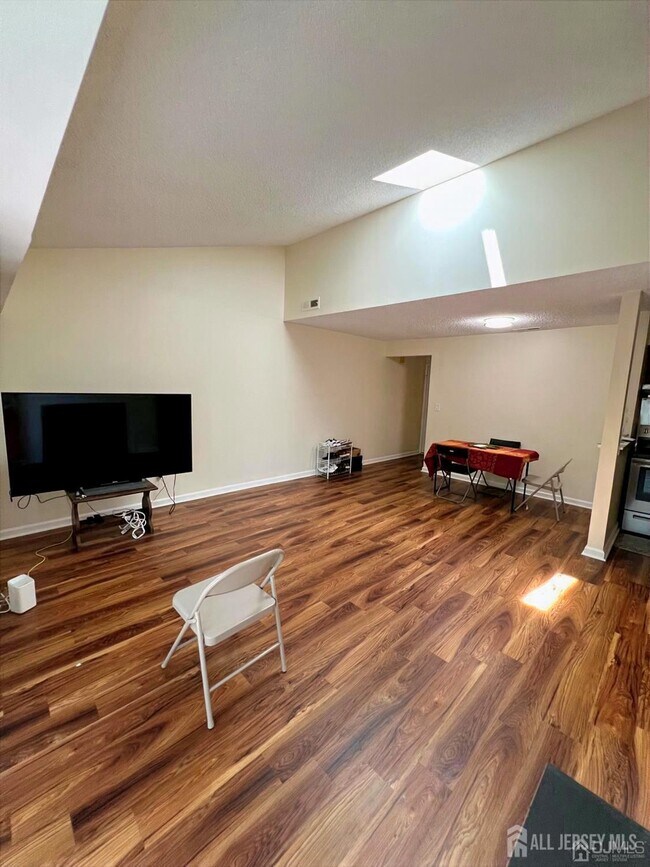 Photo - 2304 Aspen Dr