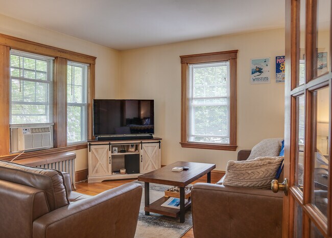 Building Photo - 26 Donnybrook Rd Unit 2 Rental