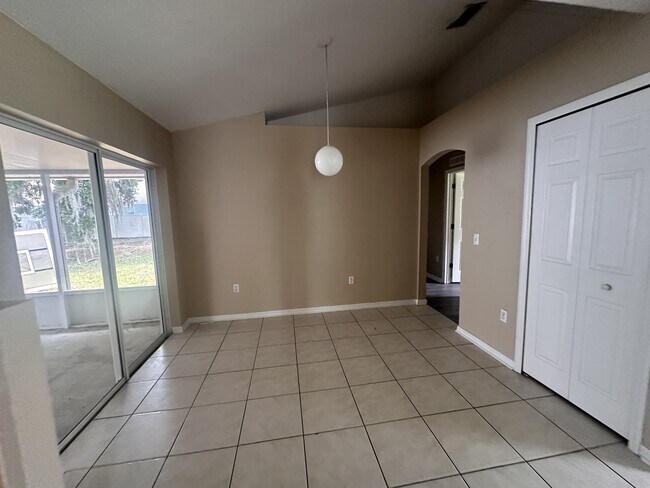 Photo - 4617 SE 27th St