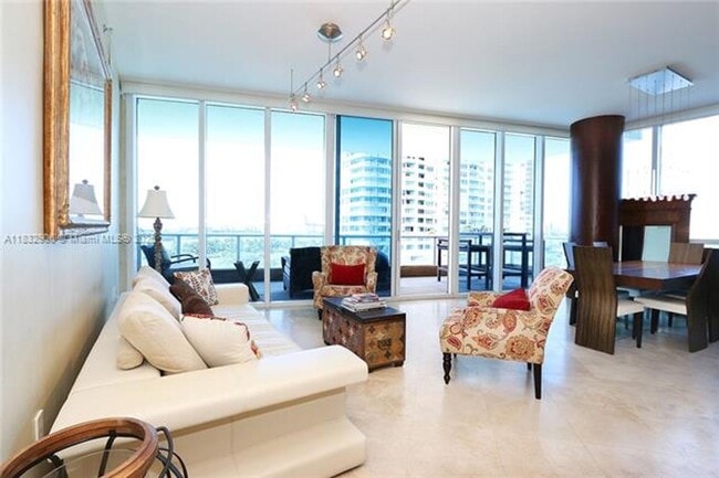 Photo - 100 South Pointe Dr Unidad 100 S Pointe Dr  601
