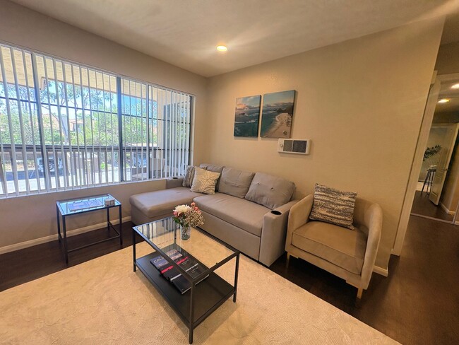 Building Photo - 12665 Camino Mira Del Mar Unit 1