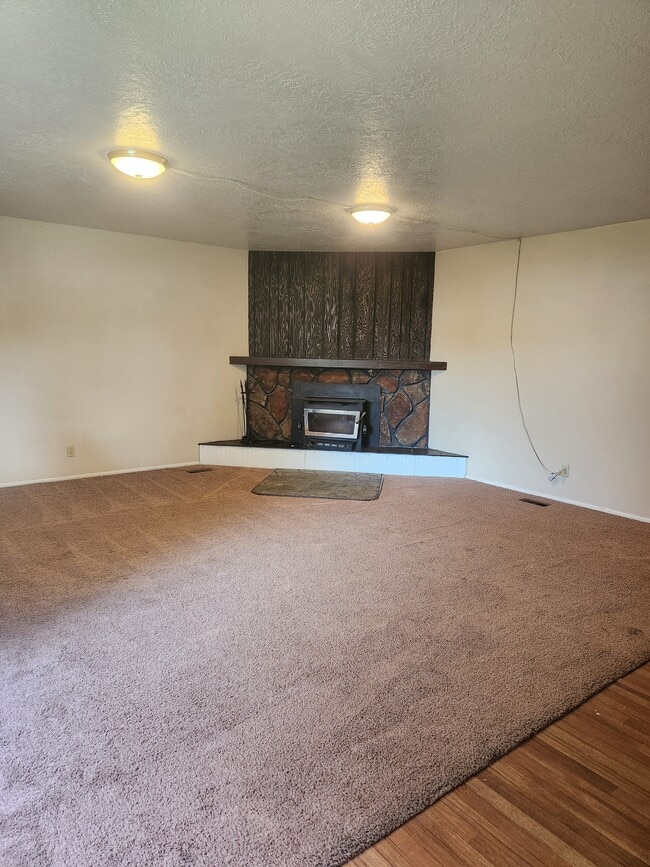 Photo - 425 Park Terrace Dr