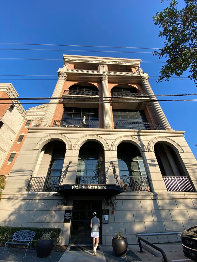 Gotham Lofts - 1025 S Shepherd Dr Unit 309