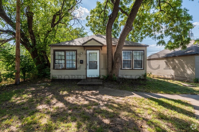 Building Photo - 1129 W 16th St N Rental