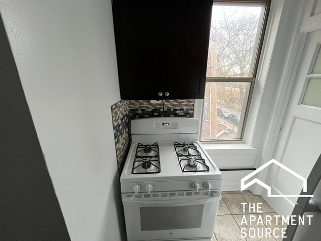 Photo - 1367 W Estes Ave Unit 1M