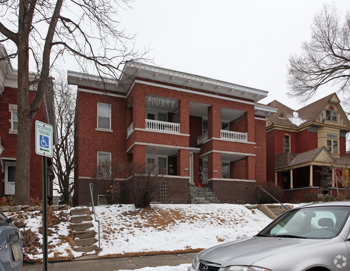 Photo - 3619-3621 Wyandotte St