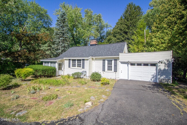 Photo - 183 Old Niskayuna Rd