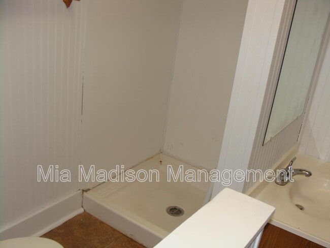 Photo - 1526 E 37th St