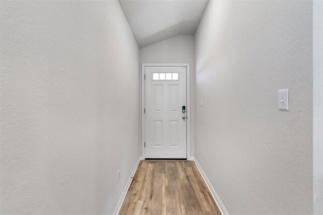 Photo - 504 Longmount Cv Casa