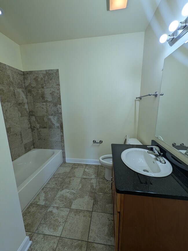 Photo - 5031 S Hermitage Ave