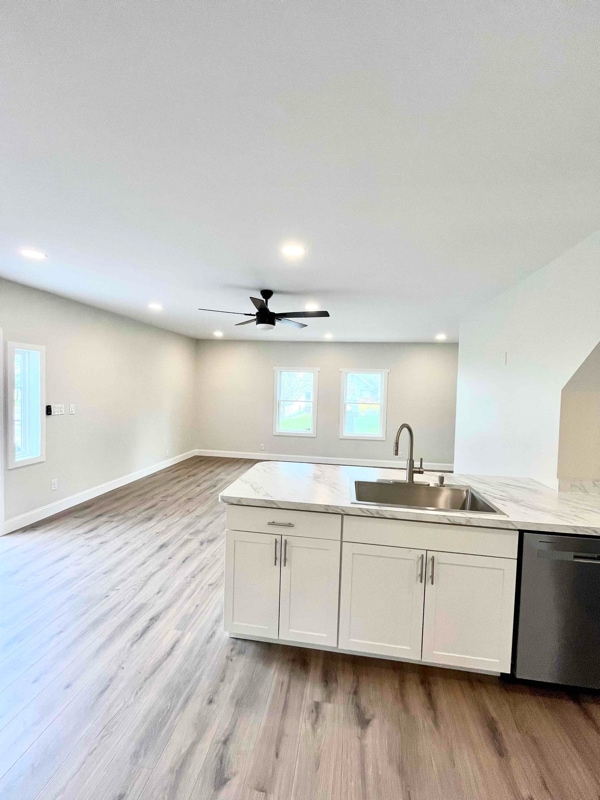 Photo - 62 East Ave Unidad C_ east