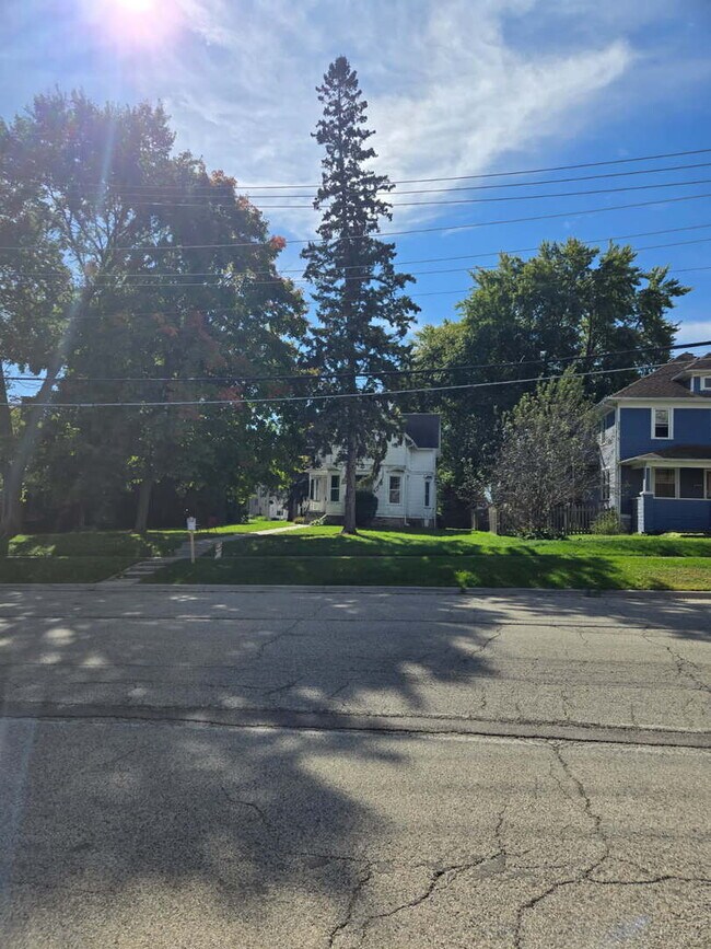 Building Photo - 3607 Waukegan Rd