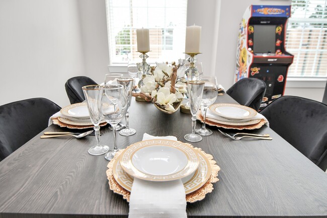 Photo - 2401 Chapman St