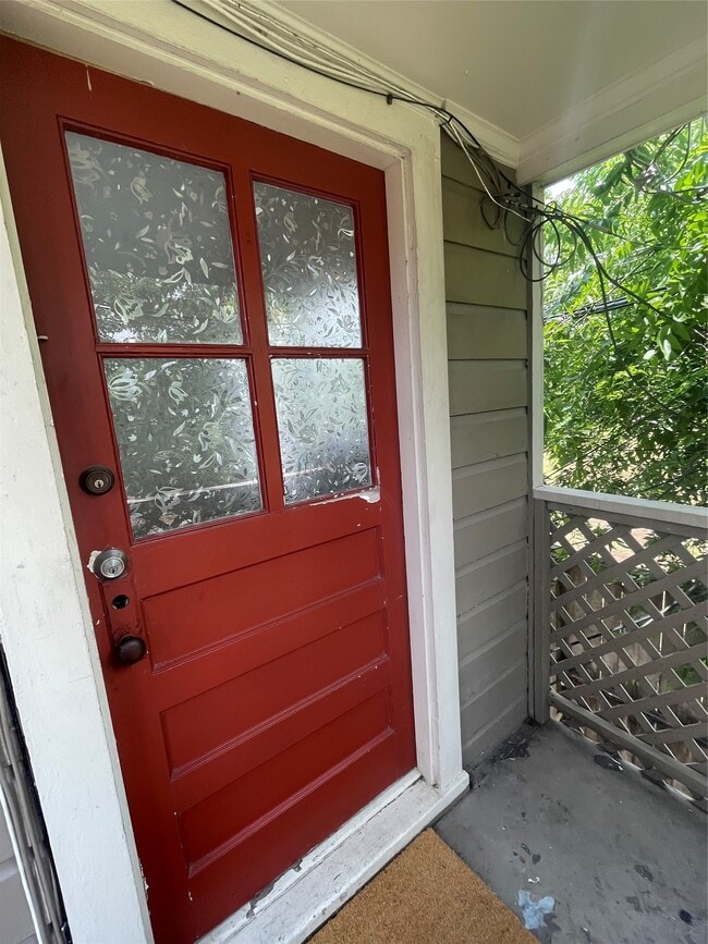 Building Photo - 2030 Bissonnet St