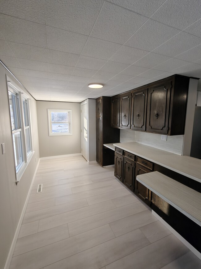 Photo - 1335 E Main St Unit House