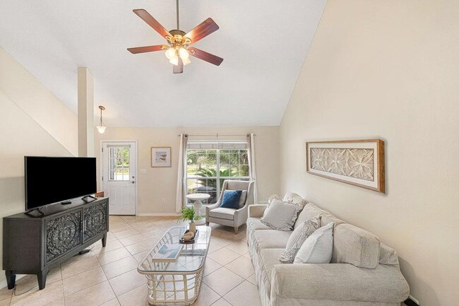 Photo - 42 Vía Largo