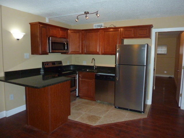 Building Photo - 1BR Condo | Walk to UTK Unit ET102 BR1 (EVIP)
