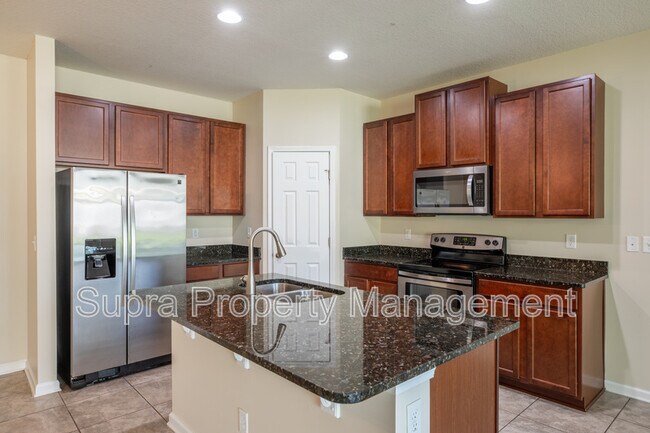 Photo - 11733 Lake Bend Cir