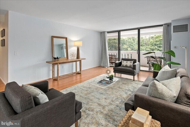 Photo - 6101 Edsall Rd Unidad 702