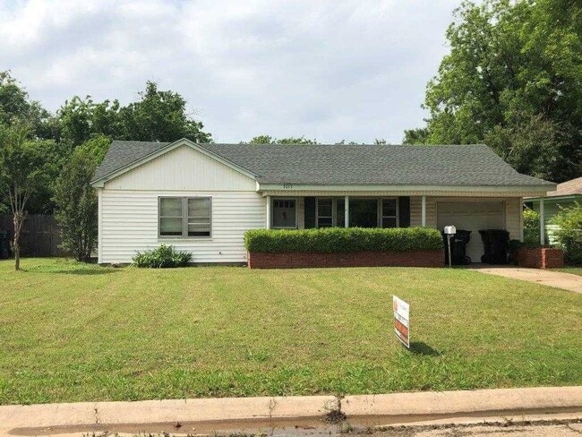 Building Photo - Mowing Included!  Lots of character, wood vinyl flooring and carpet, large, fenced yard, ready fo...
